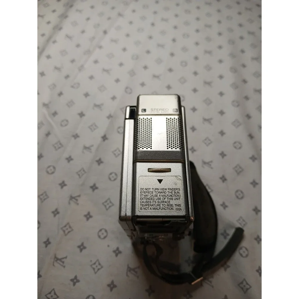 Vtg JVC GR-DVM70U Mini DV Digital Video Camera Japan Digital Still For Parts